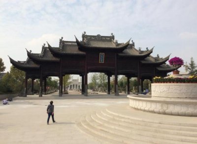 ​曾是我国四大名镇之一，如今人迹罕至、很冷清