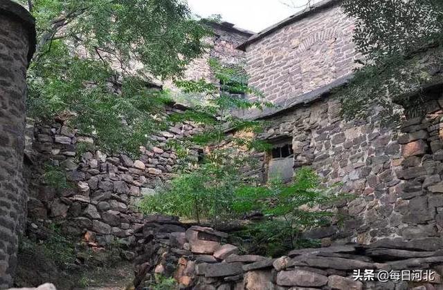 河北石家庄鹿泉这个石头村落，仙气十足、躲避人潮