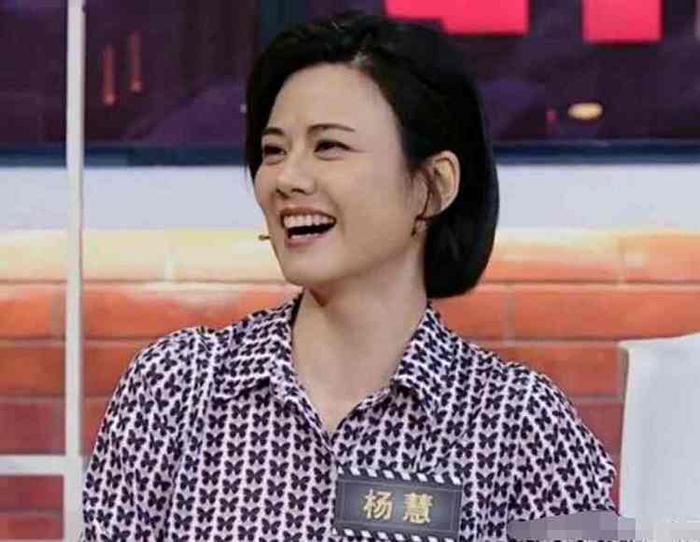 年近60岁的她秒杀杨幂,甩赵雅芝几条街,难怪被冯小刚暗恋多年