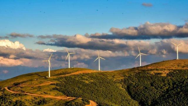 中国京北第一天路,沿途风景很美,观景地点也有很多