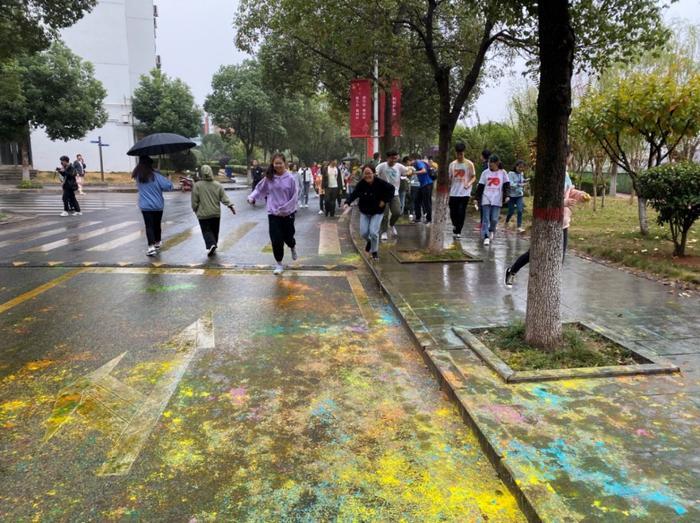 彩虹跑 | 无奔跑,不青春