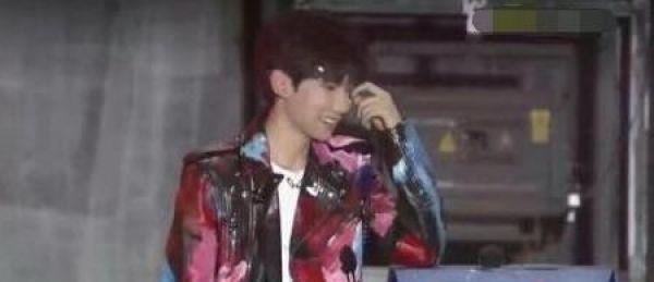 时隔一年,TFBOYS三小只又被激光笔照射!