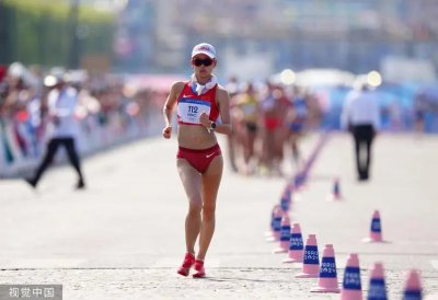 ​中国田径队巴黎首金！杨家玉女子20公里竞走夺冠