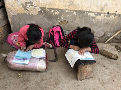 ​贫困地区的孩子图片生活 贫困地区的孩子图片吃饭上学