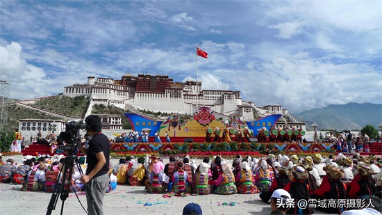 你知道第五套人民币50元纸币背面风景图案是哪里?马上拿出来对比