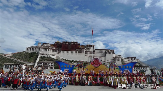 你知道第五套人民币50元纸币背面风景图案是哪里?马上拿出来对比