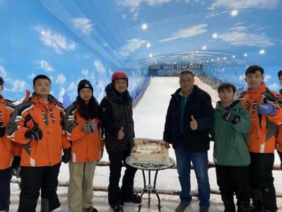 ​世界之窗阿尔卑斯冰雪世界专业滑雪项目恢复营业