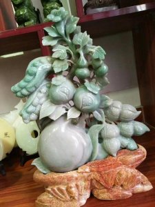 ​不同宗的翡翠一佘太玉