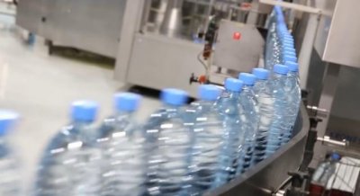 ​可以吃又可以喝的水球问世，成本只有一毛钱，矿泉水可能被淘汰！