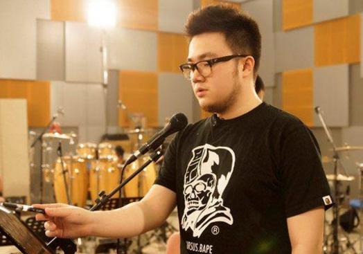 曾对儿子不闻不问,今儿子年薪百万,却说宋丹丹儿子巴图是他的痛