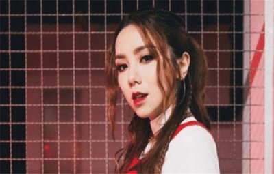 ​邓紫棋出道12周年，等了林宥嘉9年，在失恋期间写下《泡沫》