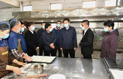 ​李永芳就校园安全和环境卫生及煤矿企业安全生产等工作进行调研