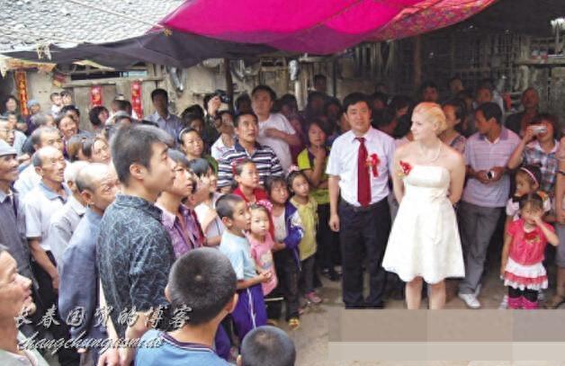 撒贝宁妻子李白是二婚？ 她对中国对中国男人是真爱
