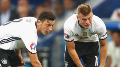 ​为何厄齐尔的巅峰期已过，他还能排在德国球员的工资榜第二位？