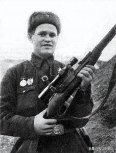 ​瓦西里·扎伊采夫：传奇狙击手的生平与事迹