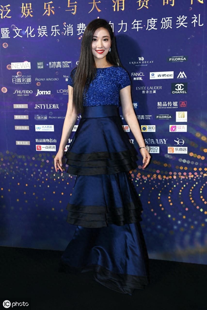 菅纫姿的一些简介,真是美得惊艳,几个角色的她真是好评不断