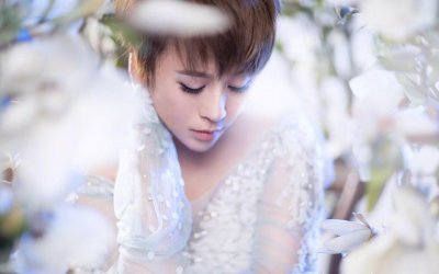 ​马冬梅不搞笑开始秀性感了，这照片，厉害了我的姐！