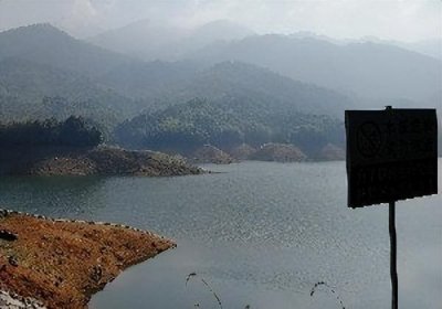 ​江西一水库水位下降，巨大佛像从地下冒出来，专家：这是墓