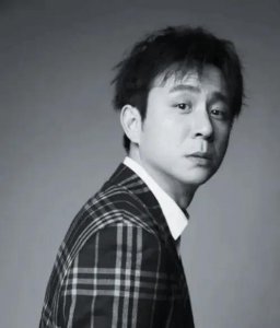 ​刘亭作：出身富二代，不当大学老师成了演技派，43岁的他有妻有女