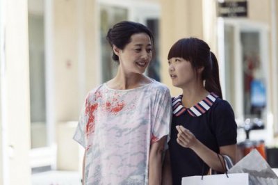 ​娃娃脸女神曹苑事业巅峰期嫁人，老公是同为演员的他，孩子四岁
