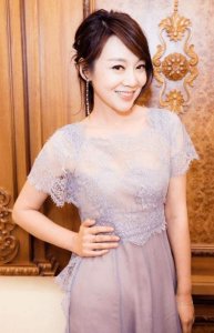 ​离婚18年了，闫妮和前夫邹伟的人生状况，有何不同？