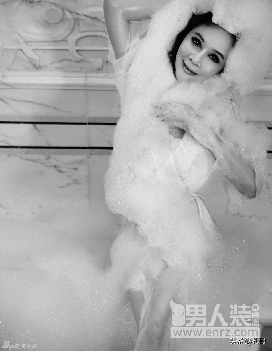 小品演员 蔡明 拍摄《男人装》，性感颠覆你的三观