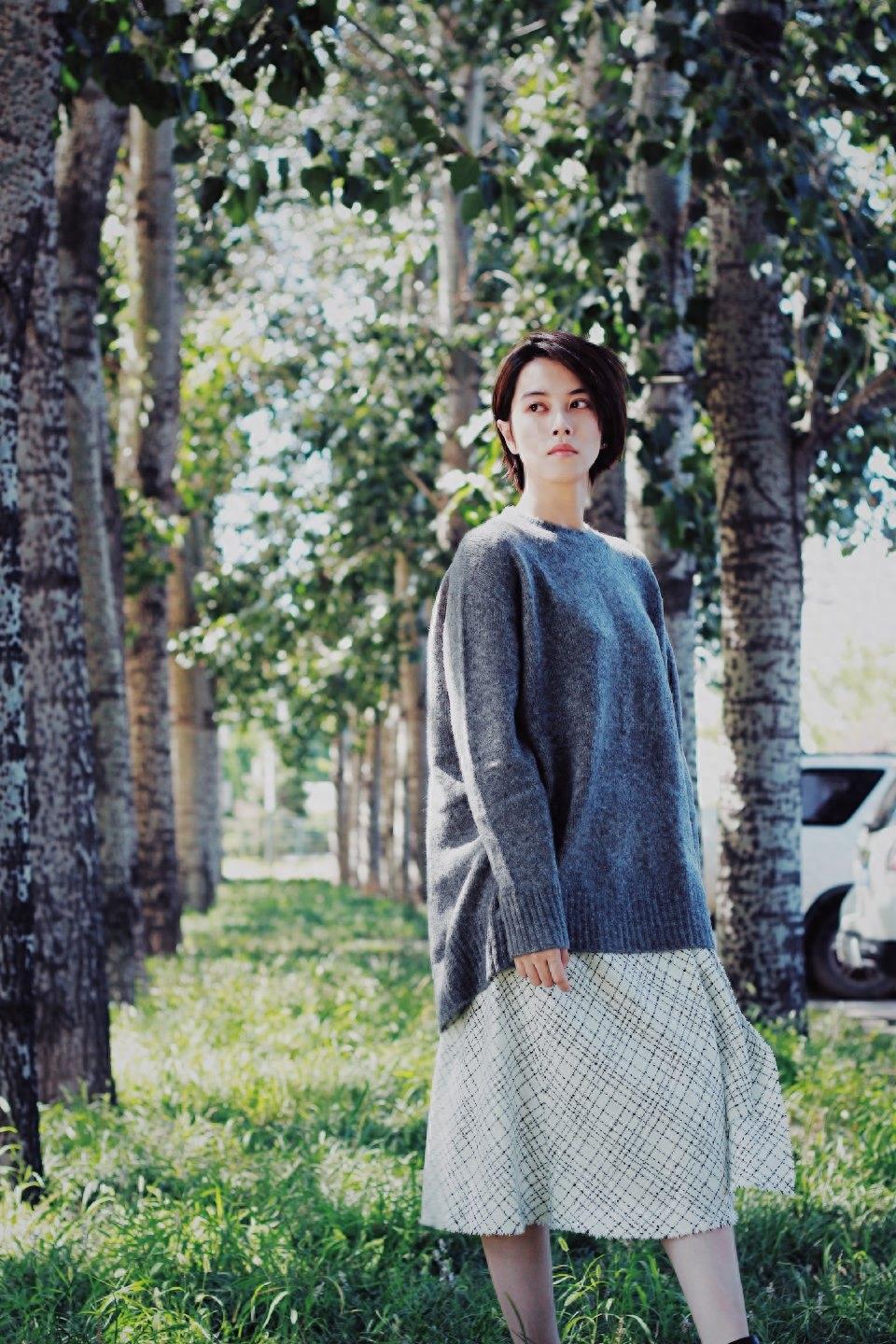 是《小女花不弃》里的大哥莫若菲，也是帅气女孩邢恩