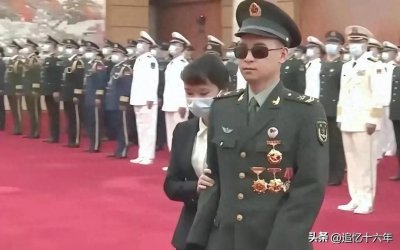 ​“排雷英雄”杜富国，晋升最快的二级军士长，妻子王静待遇上来了