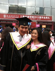 ​王彦霖承认恋情，女方曾出演爱情公寓4，网友：张伟的情敌来了