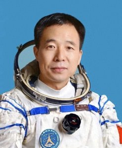 ​景海鹏，第二次在太空过生日！