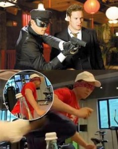 ​周杰伦瓶盖挑战现场图太霸气，周杰伦瓶盖挑战怎么回事