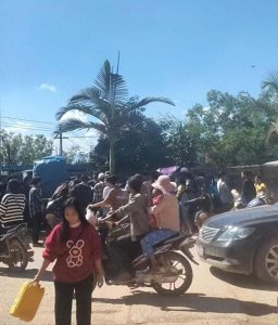 ​缅甸老街市成“孤岛”，物价飞涨，被困民众生活陷入绝境