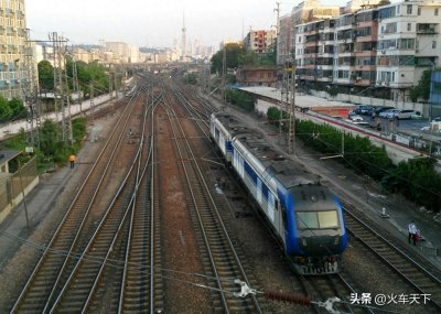 ​二十年前诞生的这款内燃机车算是国产客运内燃机车的巅峰之作