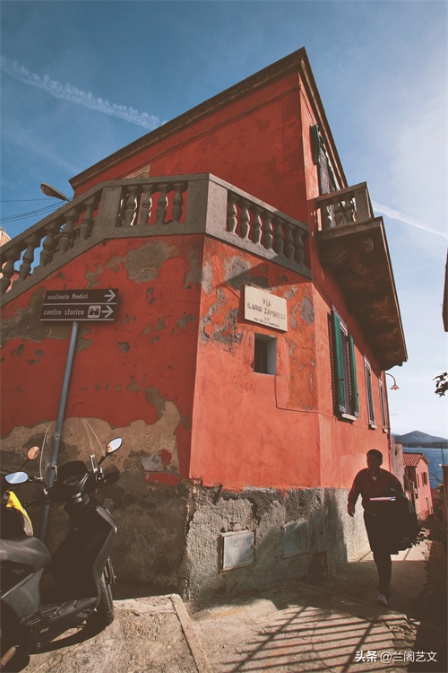 拿破仑——欧洲史上最伟大的军事统帅之一，不可一世的霸主