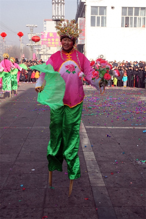 世人笑我太疯癫,我笑他人看不穿,欢天喜地的东北大秧歌!