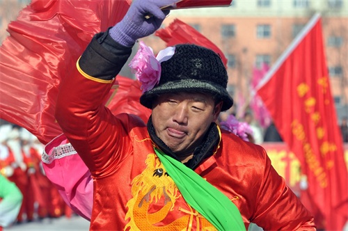 世人笑我太疯癫,我笑他人看不穿,欢天喜地的东北大秧歌!