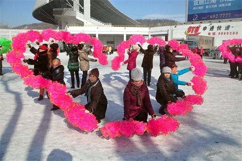 世人笑我太疯癫,我笑他人看不穿,欢天喜地的东北大秧歌!