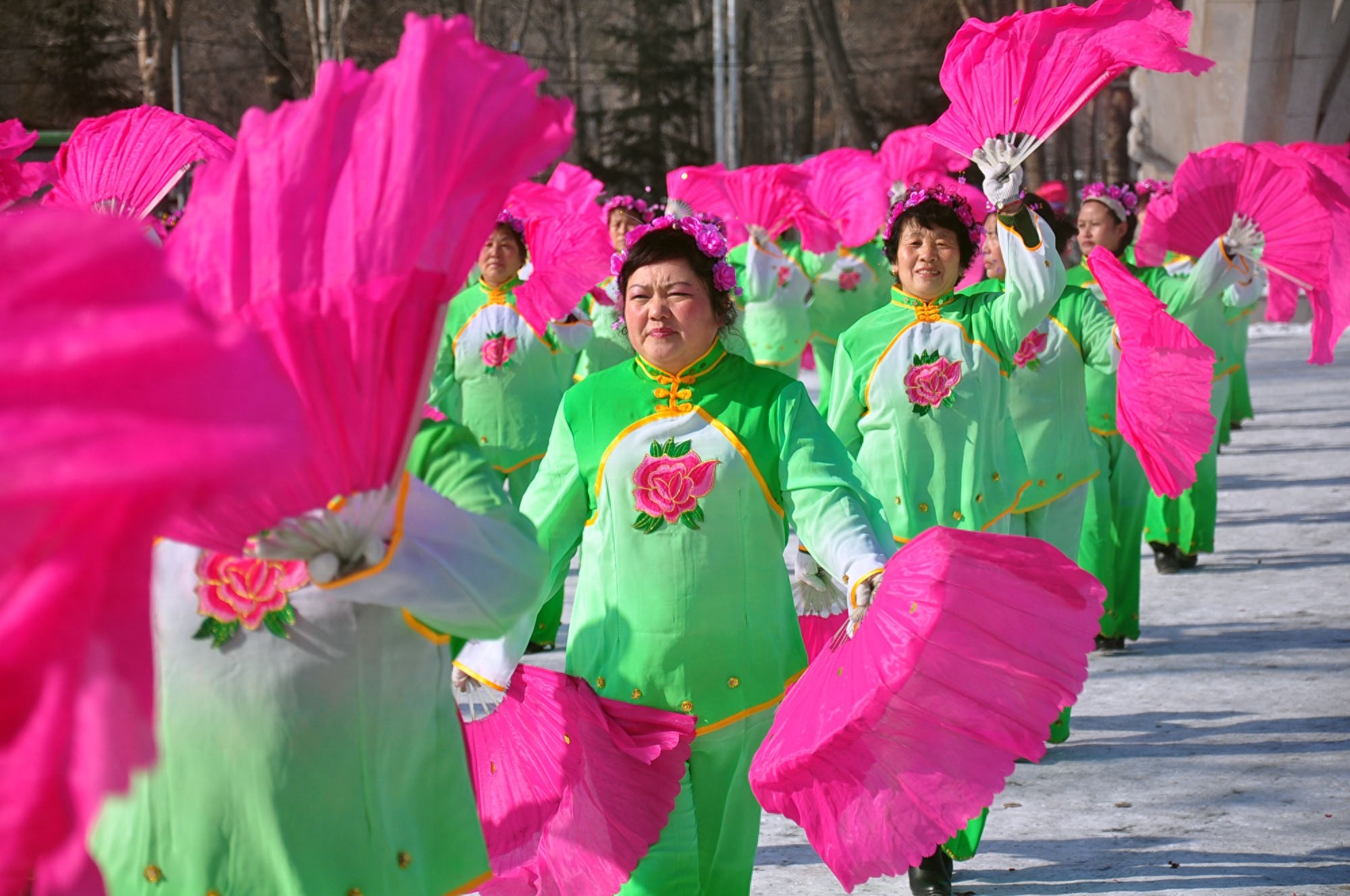 世人笑我太疯癫,我笑他人看不穿,欢天喜地的东北大秧歌!