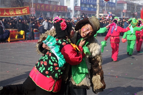 世人笑我太疯癫,我笑他人看不穿,欢天喜地的东北大秧歌!