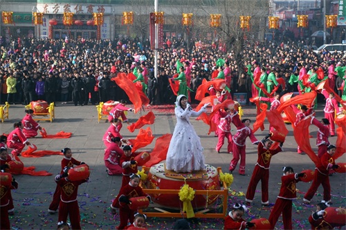 世人笑我太疯癫,我笑他人看不穿,欢天喜地的东北大秧歌!