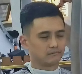 ​宋喆现身发廊暴瘦憔悴，出狱扬言报复王宝强的他，如今穷困潦倒