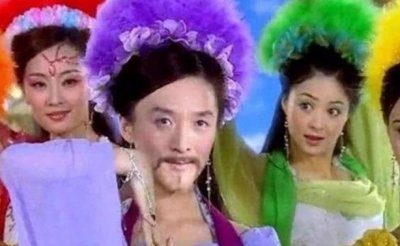 ​有种“逆袭”叫14年前的扫把星，穿上西装那瞬间，帅到不敢认！