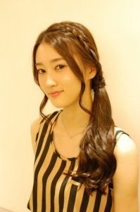 ​[美丽不求人]韩式美女潮流发型,长发姑娘的别样小清新