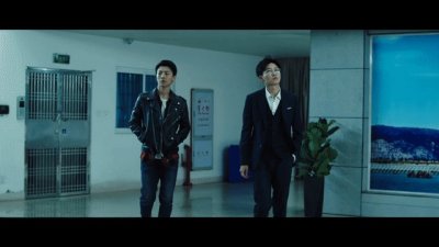 ​人红剧不红,“反派继承者”刘怡潼又A又帅雅痞十足,是关晓彤同学