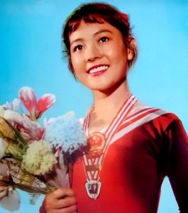 ​从童星到女强人，娜仁花的人生逆袭之路