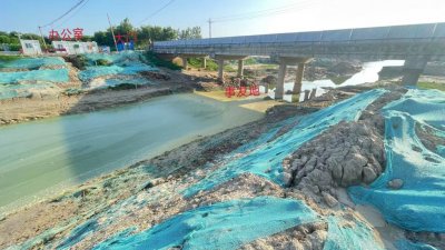 ​山东菏泽13岁男孩在河道玩耍时不幸溺亡，家属质疑施工方管理不到位，多方回应