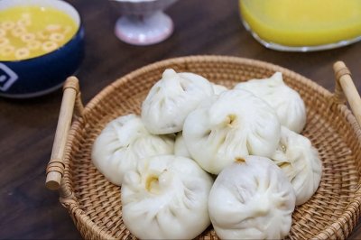 ​来中国吃六大包子王，皮薄馅大，六王指啥？味道好，建议收藏