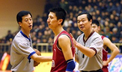 ​篮球传奇郭士强：从被教练否认到成就辉煌的职业生涯