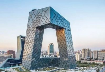 ​南宁也有“大裤衩”建筑，虽比不上北京和苏州的，但极具当地特色