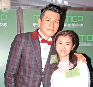 ​51岁袁文杰秘密大婚！结束与女友9年爱情长跑，年过半百不生子